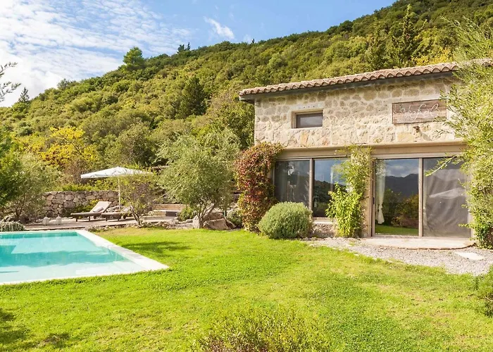 Mounty Island Villas-nefeli * Lazaráta